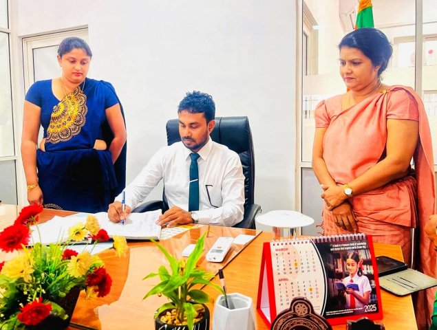 The new Divisional Secretary assumed duties